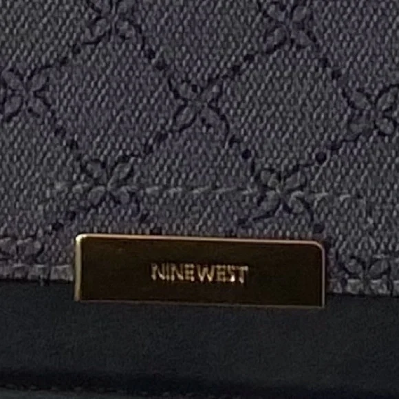 Nine West Navy Crossbody Purse / Wallet - Picture 7 of 8